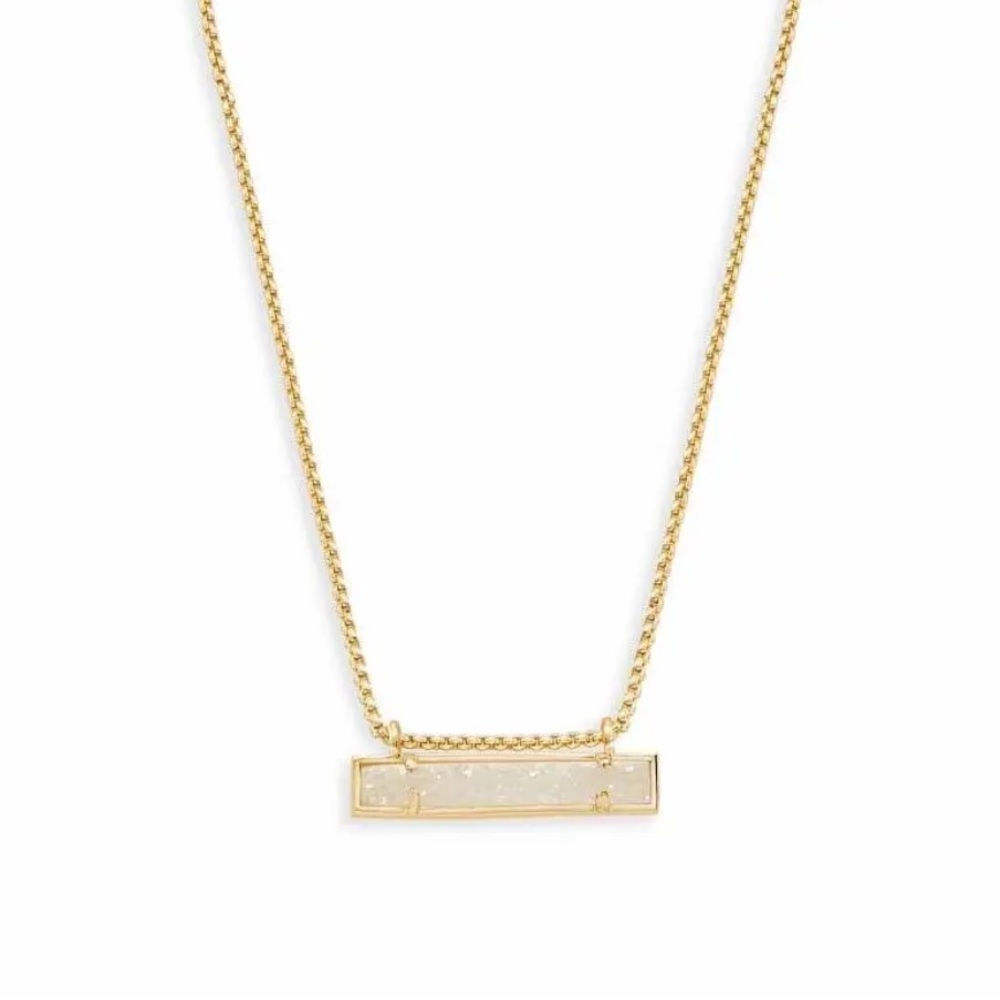 Leanor pendant necklace in gold Kendra Scott
